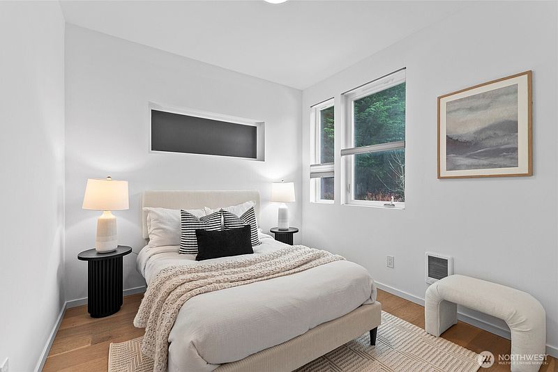 3rd image of 2612 E Yesler Way