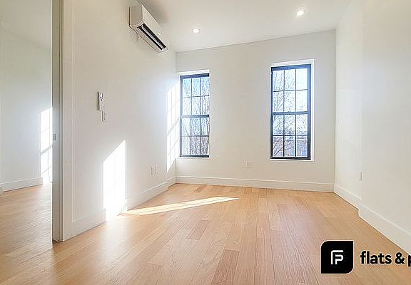 2nd image of 1118 Putnam Ave #3C