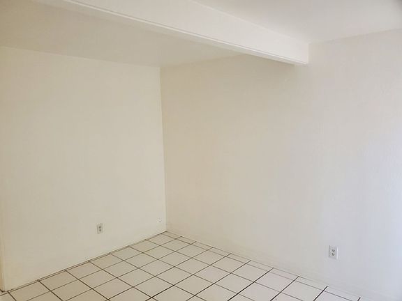 4th image of 4911-4917 Auburn Dr #4913