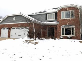 3756 Caine Dr, Naperville, IL 60564