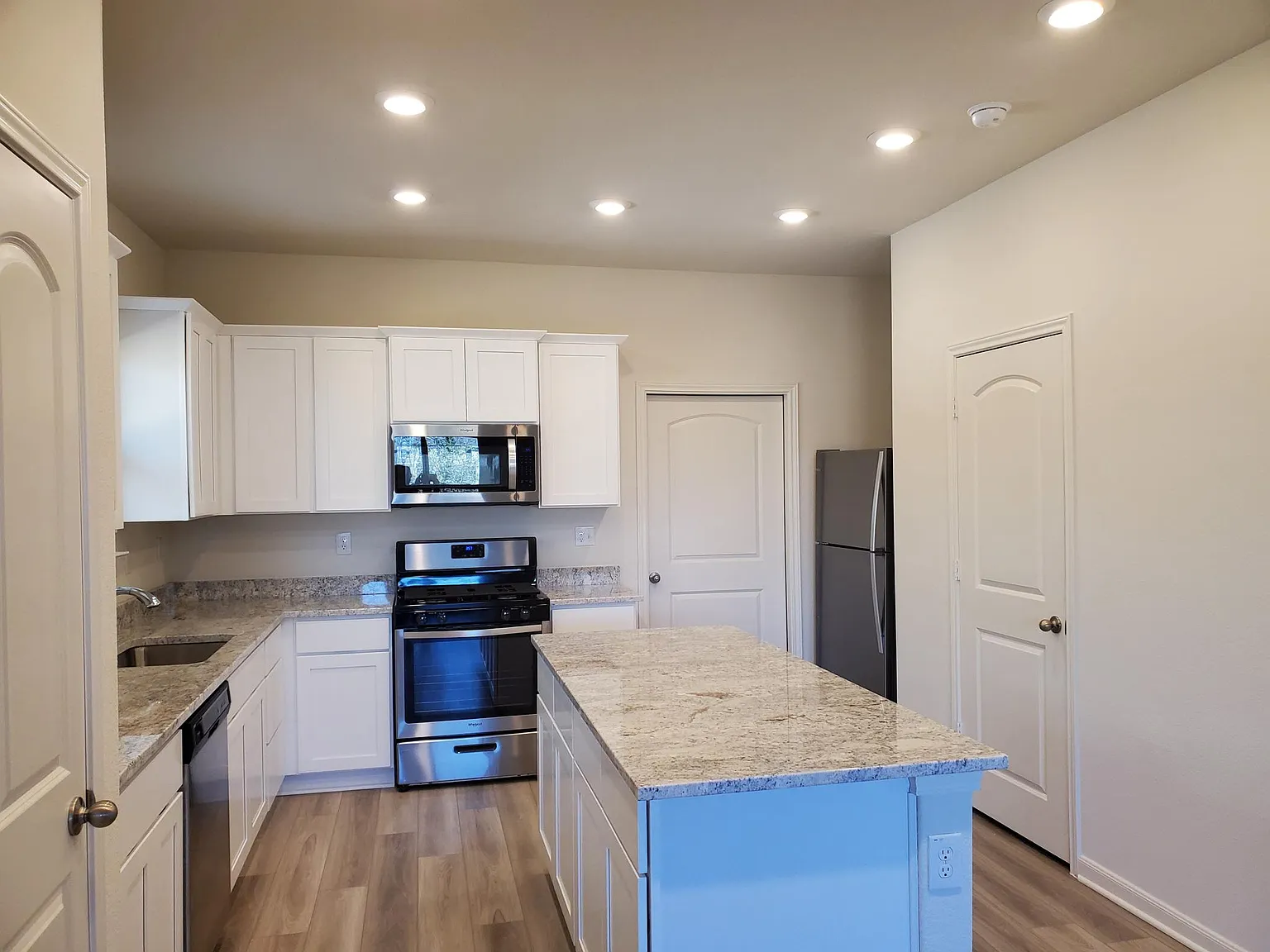 4 bed, 2.5 bath, 1772 sqft, $1,850 — Photo 1