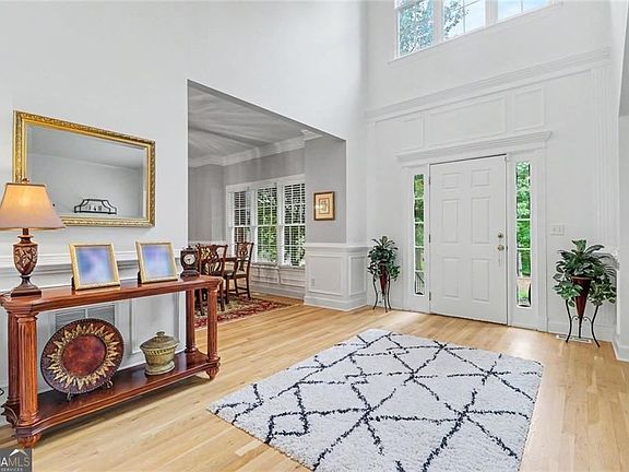 2nd image of 315 Summer Shade Ln