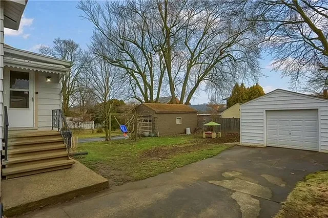 543 Wengler Ave — Photo 7