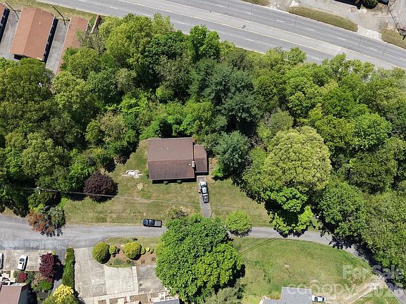 5th image of 70 Winchester Dr