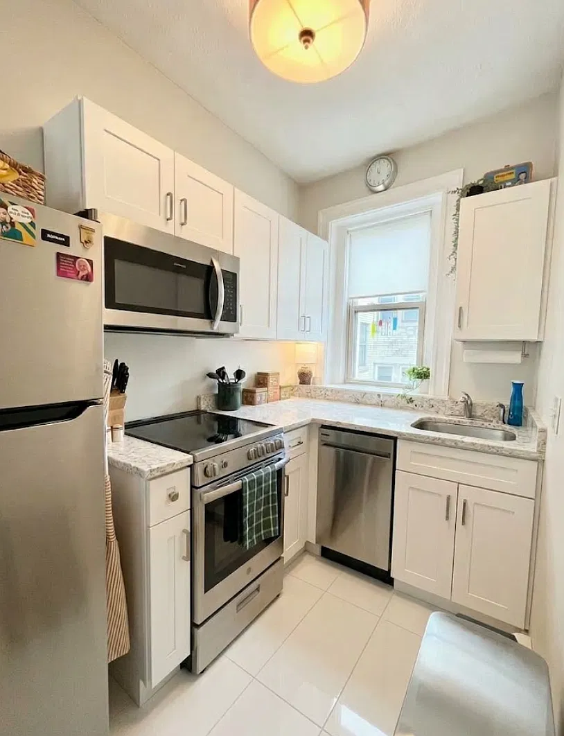 1 bed, 9999 sqft, $2,300 — Photo 1
