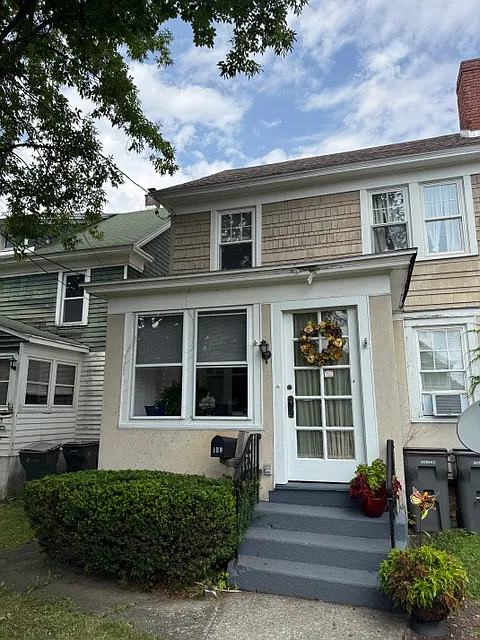105 E Linden St