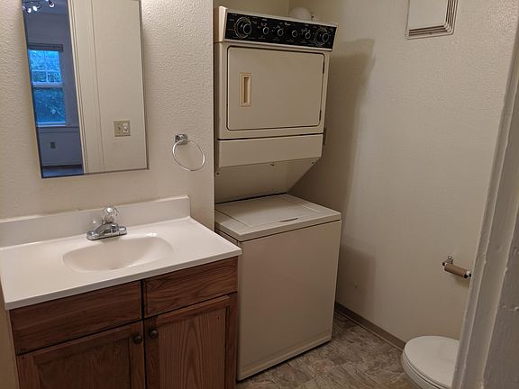 5th image of 2531 Rainier Ave APT C