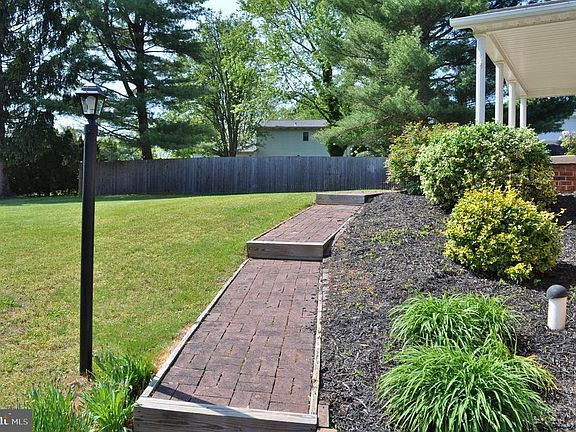 5th image of 15 Mulberry Ln