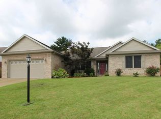 5950 Flemming Dr, Evansville, IN 47711