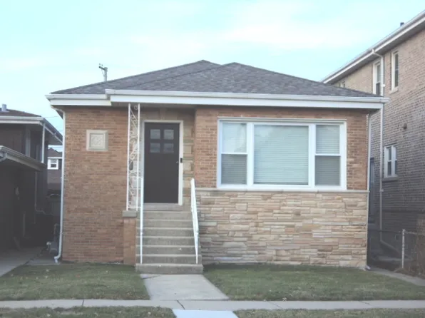 7502 W 57th Pl, Summit, IL 60501