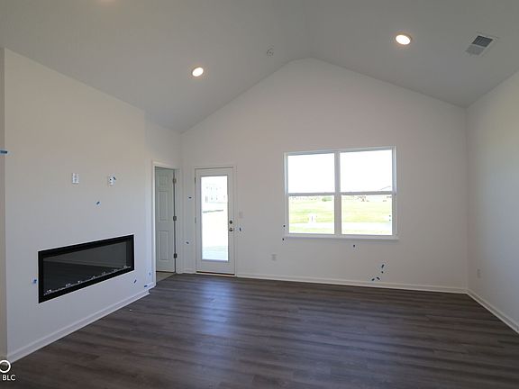 4th image of 2271 Marjorie Way
