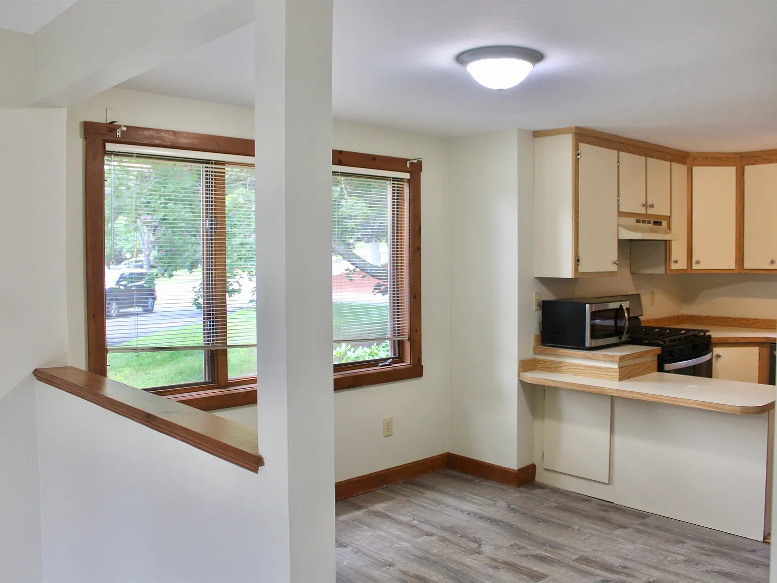 Brittany Place Condos — Photo 3