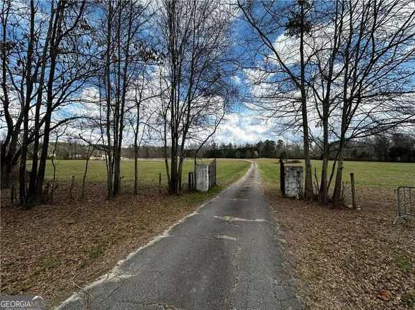 2633 Locust Grove Rd, Griffin, GA 30223