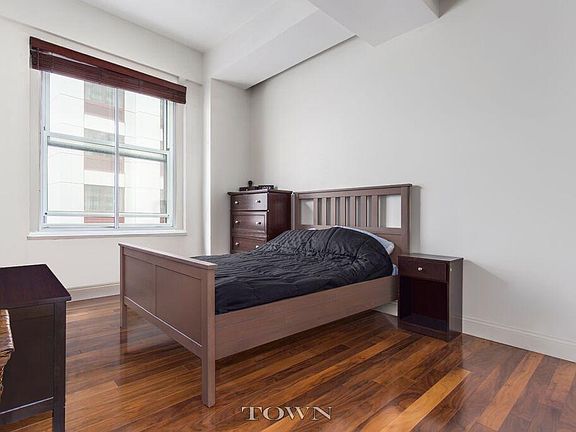 3rd image of 88 Greenwich St APT 817