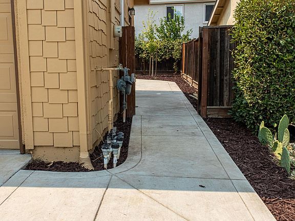 5th image of 4141 Maison Ln #1