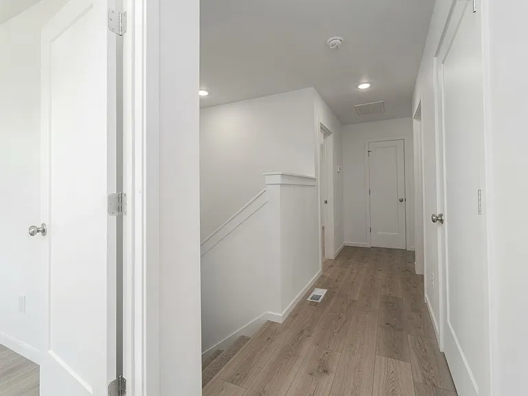 239 Newport Ave — Photo 15
