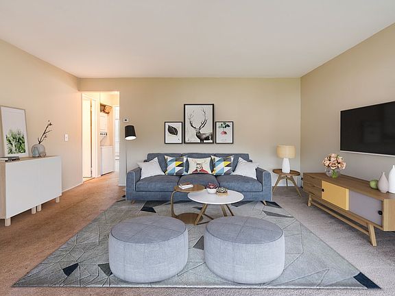 3rd image of 77 Richmond Blvd Unit 2B