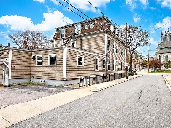 3rd image of 159 Earle St