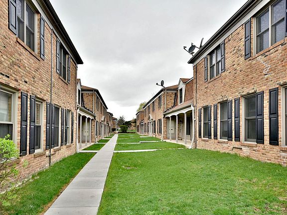3rd image of 1700 Bristol Walk #1700