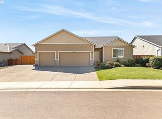 756 E McKinley St, Carlton, OR 97111