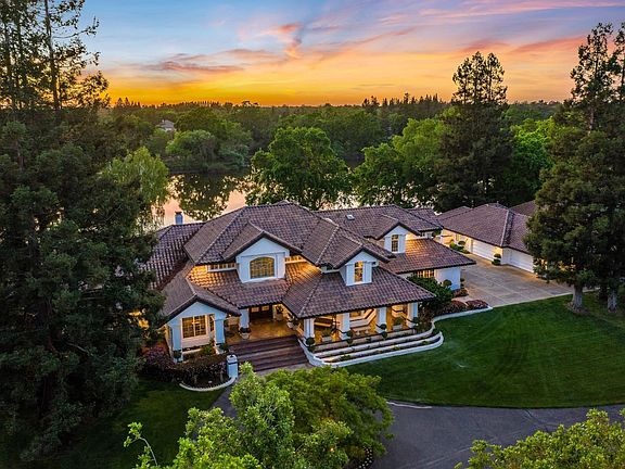 2nd image of 10676 Wilton Rd