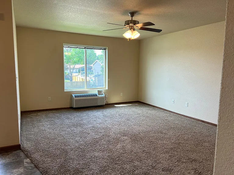 4210 Kateland St — Photo 34