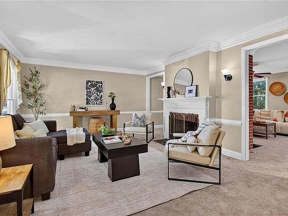 4th image of 3405 Anita Cir