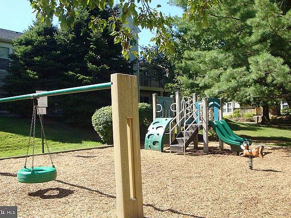 4th image of 13223 Meander Cove Dr #81