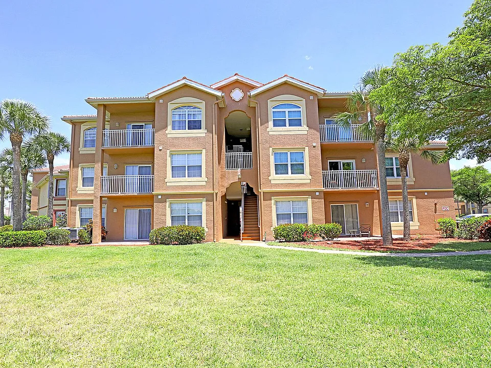 15630 Ocean Walk Cir #204