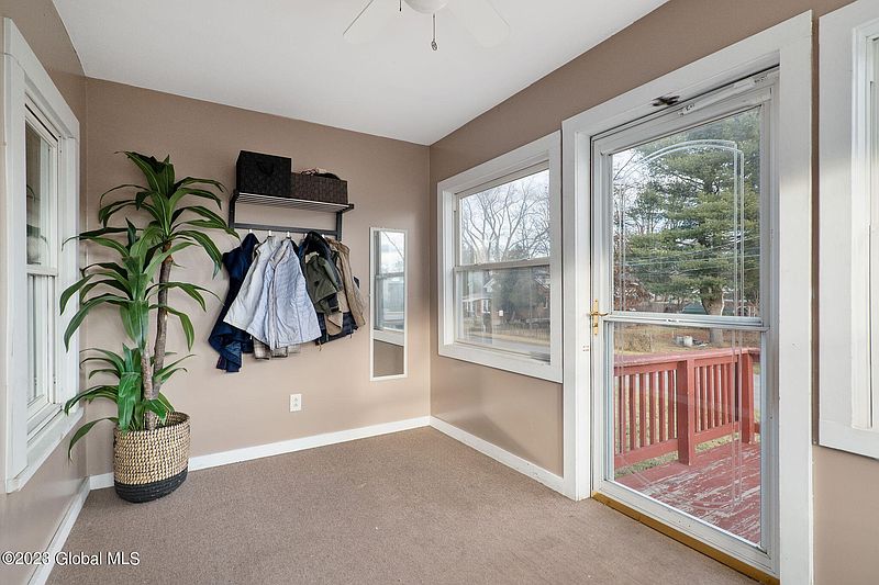 4th image of 2548 2nd Avenue
