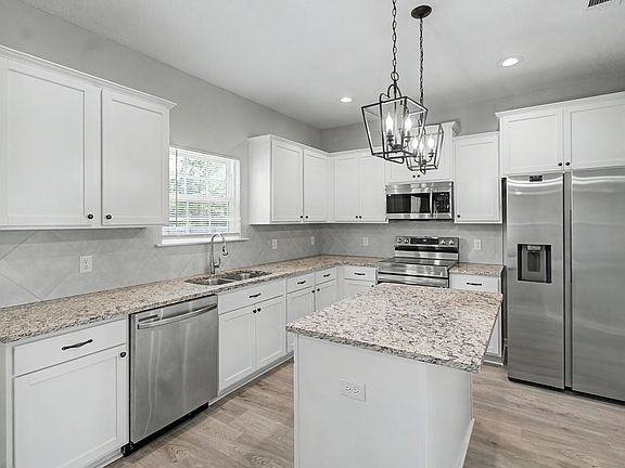 5th image of 18 Sunflower Cir NE
