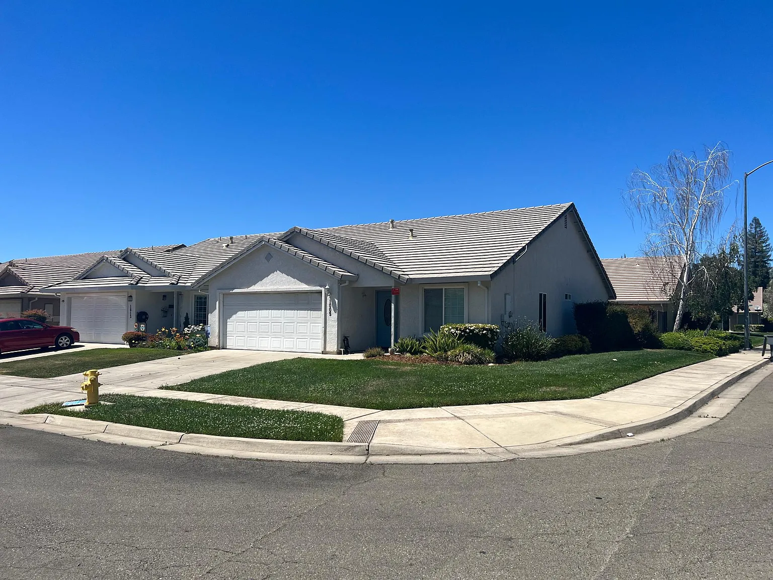 1005 Courtyard Dr photo 1