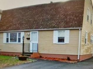 23 Sanders St, Chicopee, MA 01020