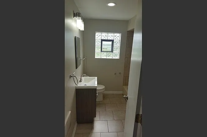 3 bed, 1200 sqft, $2,150 — Photo 2