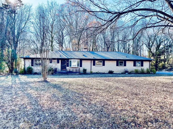 6401 Elmwood Cir, Charlotte, NC 28214