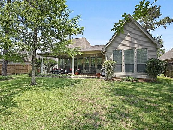 2nd image of 227 Highland Oaks North Dr