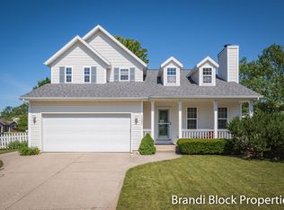 1357 Shaw Ct NE, Rockford, MI 49341