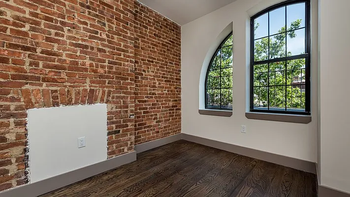 Rented by Nooklyn NYC LLC | media 30