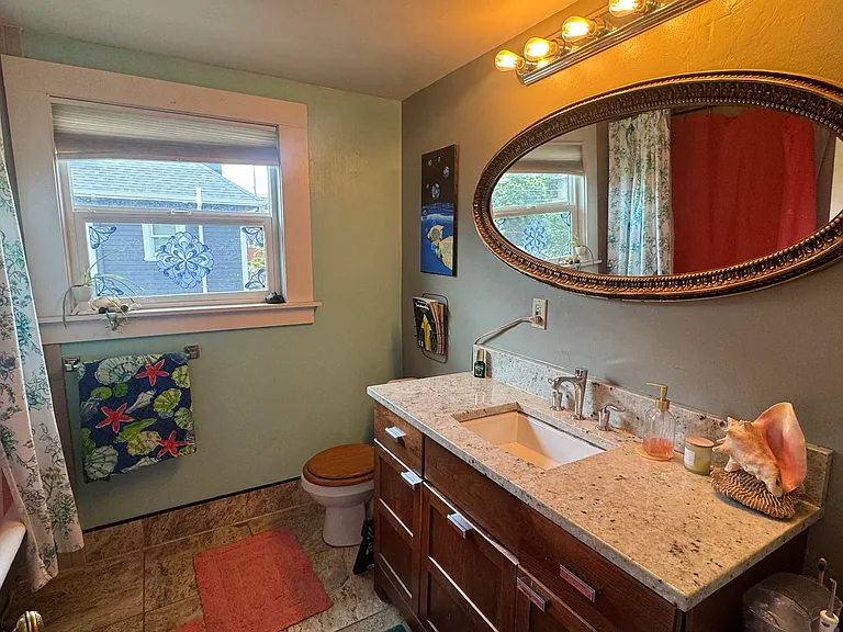 2043 NW Kearney St #2 — Photo 13