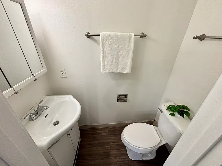 575 Schiller St #17 — Photo 8