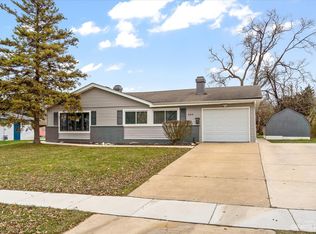 395 Westview St, Hoffman Estates, IL 60169
