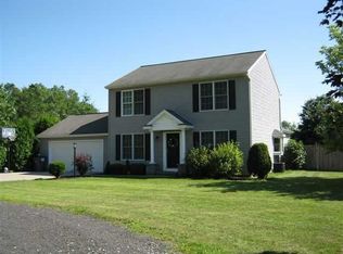 22 Cricket Ct, Wynantskill, NY 12198