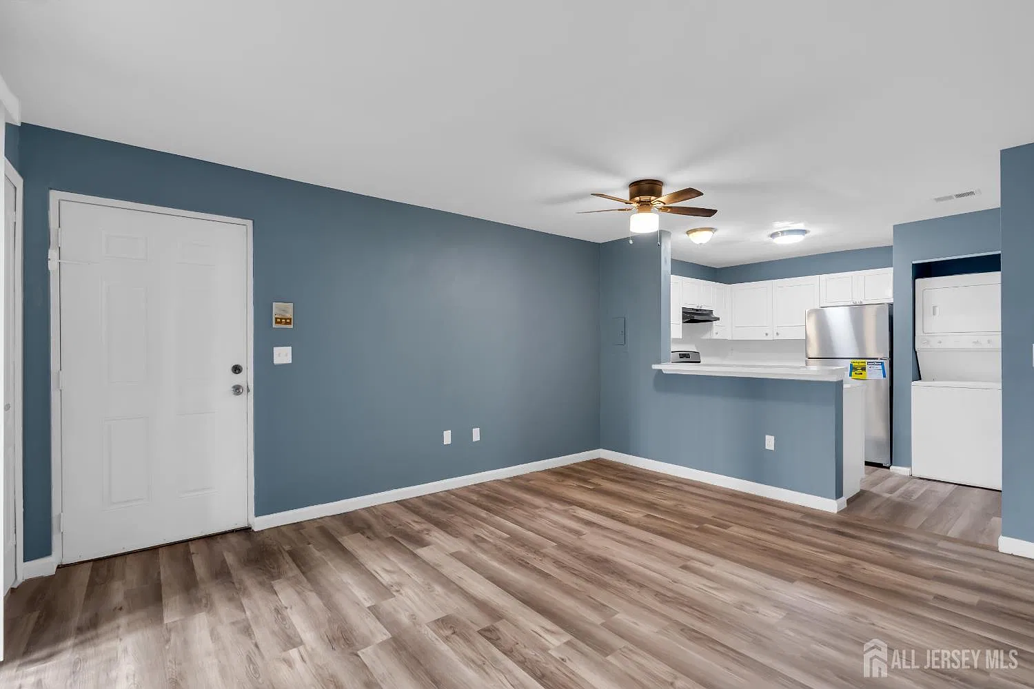 1 bed, 1.0 bath, $1,995 — Photo 2