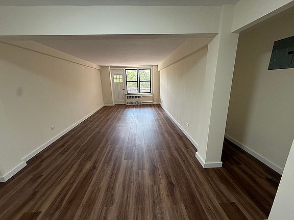 5th image of 3235 Emmons Ave APT 224