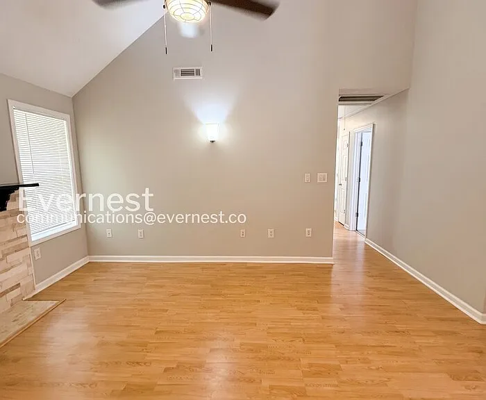 228 Nina Cir — Photo 6