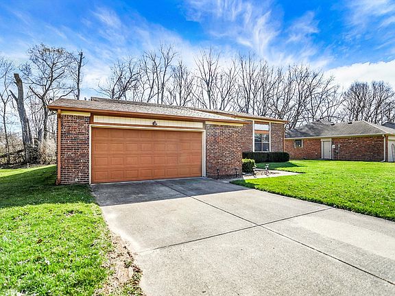 3rd image of 8539 Chateaugay Dr