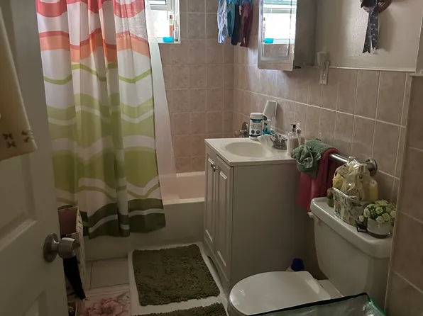 807 Barbey Street image 8 of 27