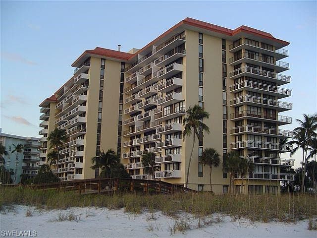 1st image of 180 Seaview Ct APT 910