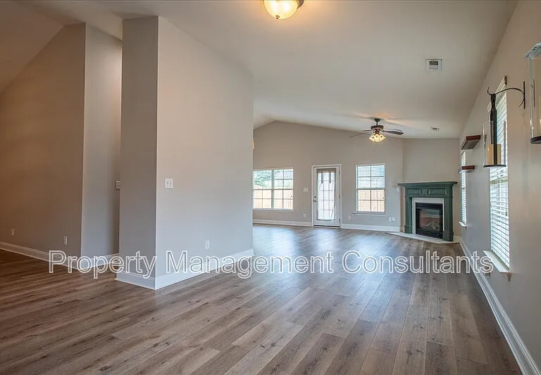 108 Oak Shade Dr — Photo 16
