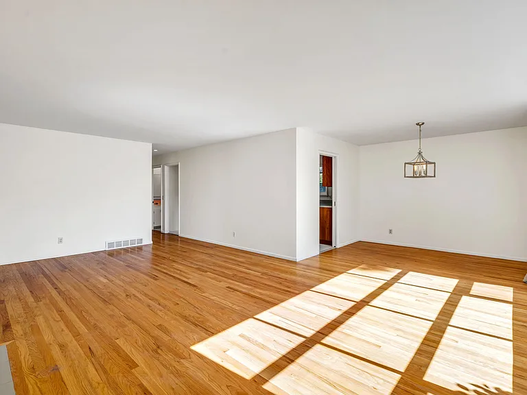 9140 NE 21st Pl — Photo 9